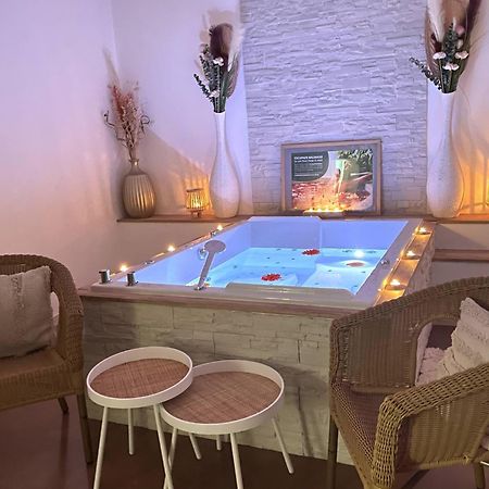 Hotel Spa Le Tosny Epaignes Экстерьер фото